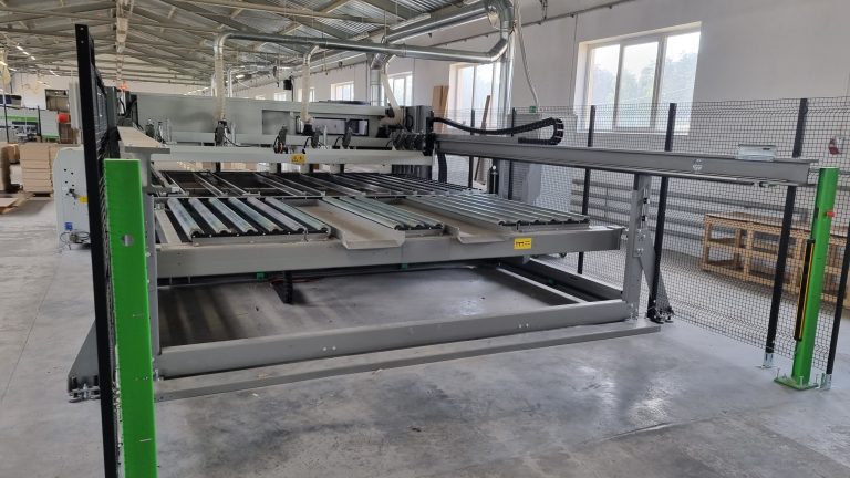 Polaszek Meble Maszyny przemysłowe w zakładzie produkcyjnym Meble. Chojnice